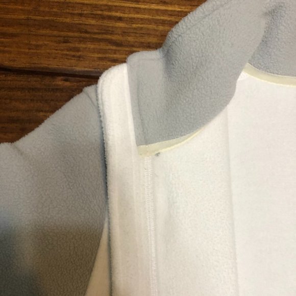 North Face Women's Fleece Jacket - Full Zip, White & Gray - Picture 5 of 11